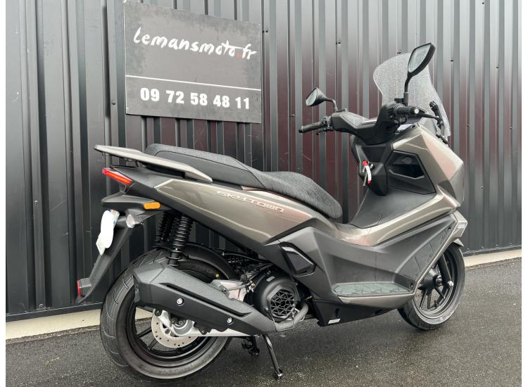 KYMCO SKYTOWN 125