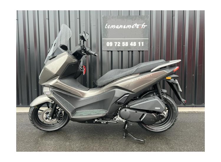 KYMCO SKYTOWN 125