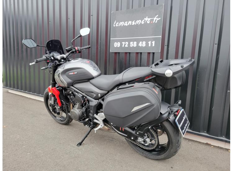 TRIUMPH TRIDENT 660