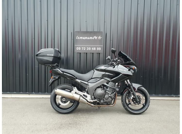 YAMAHA TDM 900    SEULEMENT 18 100 KILOMETRES