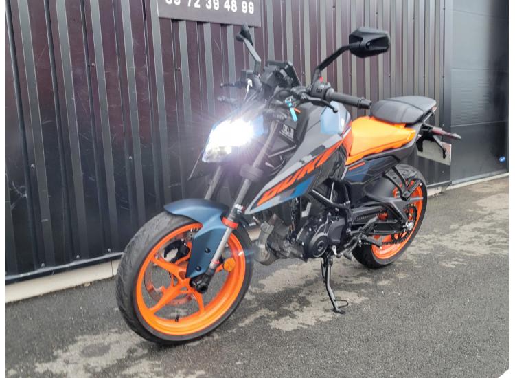 KTM 125 DUKE   SEULEMENT 1800 KILOMETRES