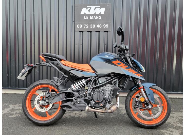 KTM 125 DUKE   SEULEMENT 1800 KILOMETRES