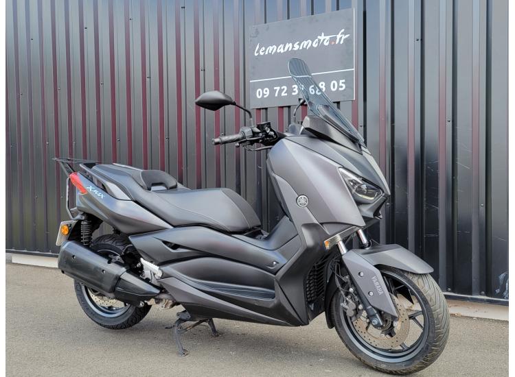 YAMAHA XMAX 300