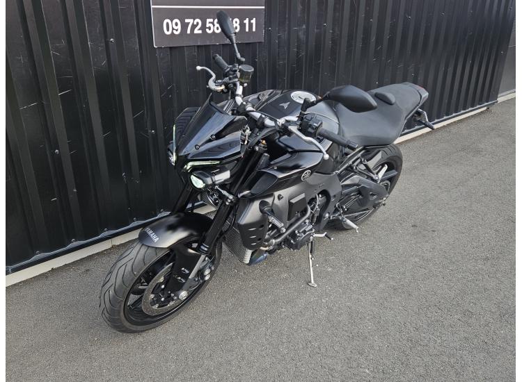 YAMAHA MT-10