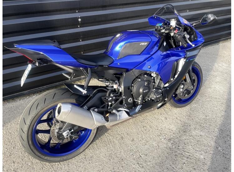 YAMAHA YZF 1000 R1