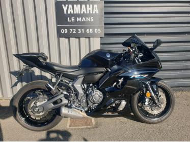 YAMAHA R7