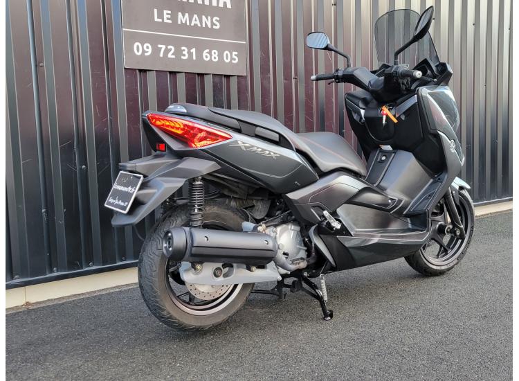 YAMAHA XMAX 125