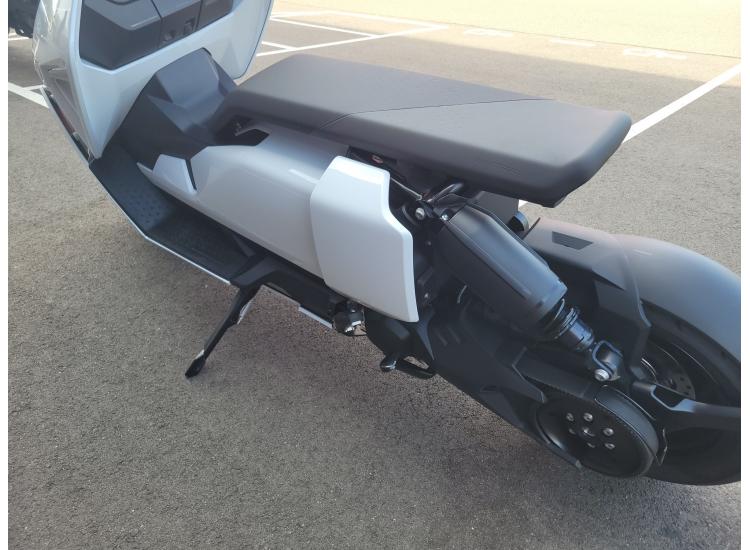 BMW CE 04