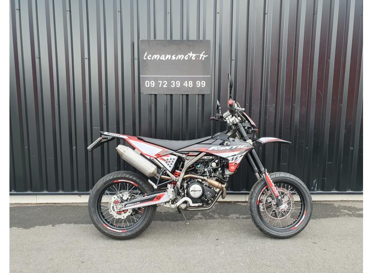 FANTIC XMF 125 SUPERMOTARD  1 ERE MAIN